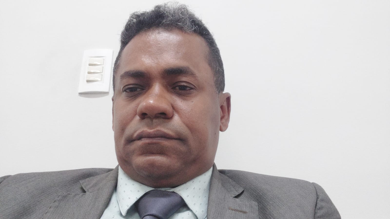 Dr. Lourival Oliveira - Advogado em Salvador